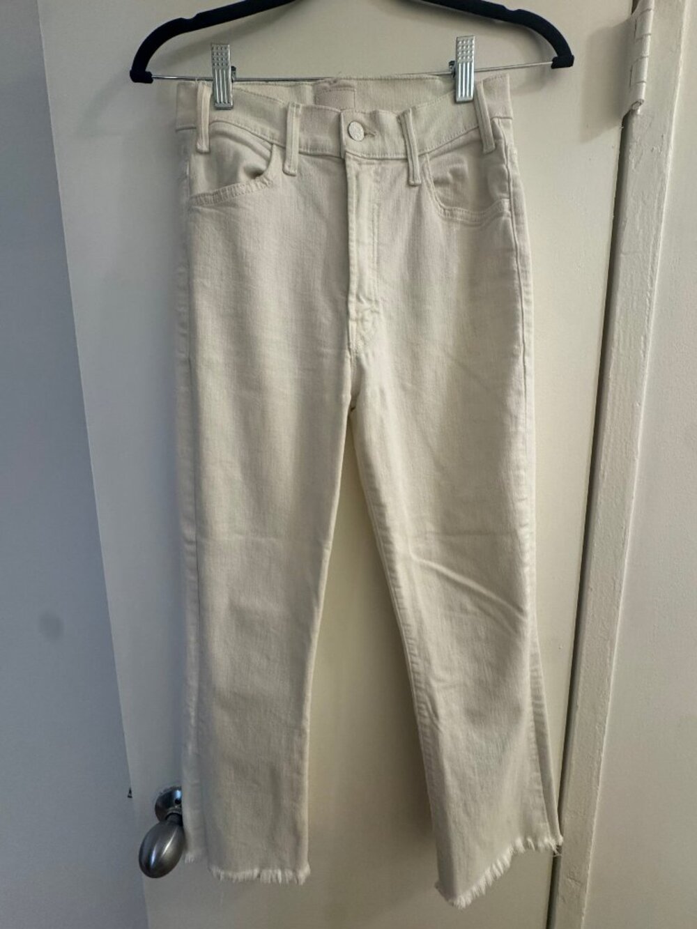MOTHER Mid Rise Dazzler Crop Fray Jeans Cream Puffs Size 27